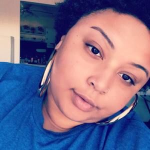 Meet your Posher, Dominique